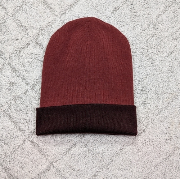 Lululemon Beanie Hat Adult S/M Red Burgundy Chill Fighter Merino Wool Soft - Picture 5 of 5